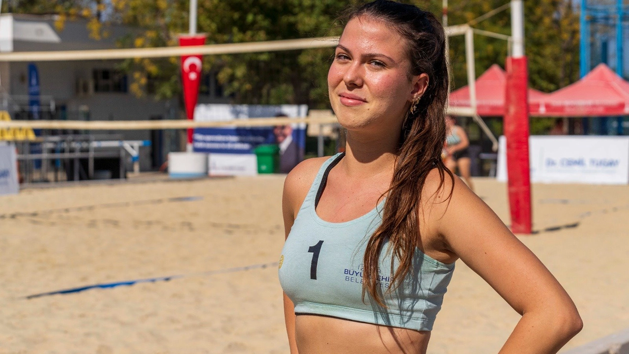 Voleybolcu Kız