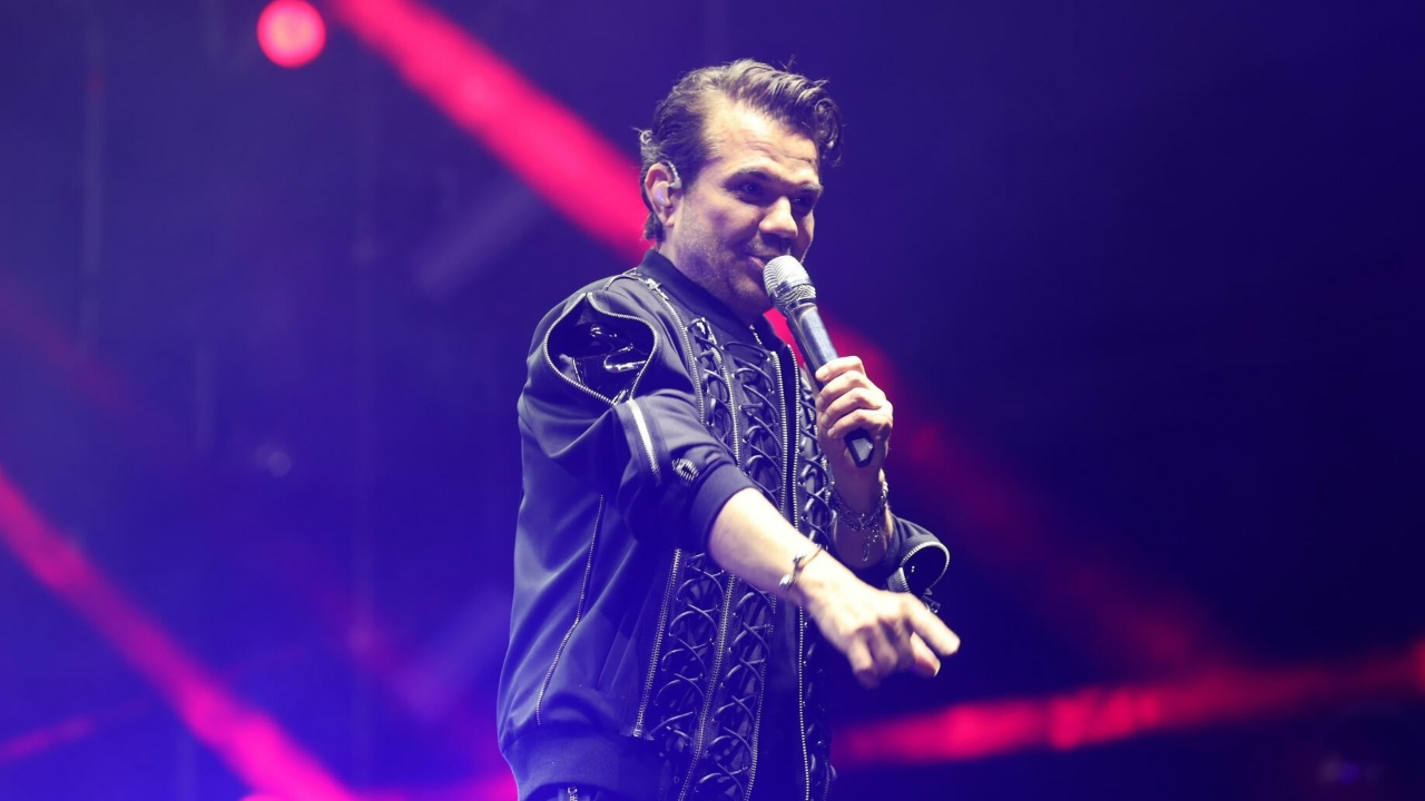 unlulerin-yilbasi-ucretleri-ortaya-cikti-en-cok-kazanacak-olan-isim-hadise-oldu