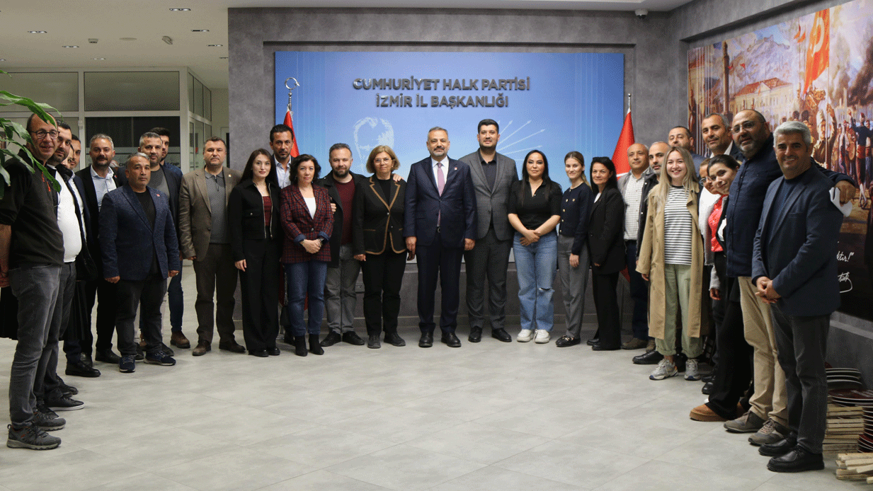 Aslanoğlu’ndan yeni ilçe başkanlarıyla toplantı: Makamları bize CHP verdi