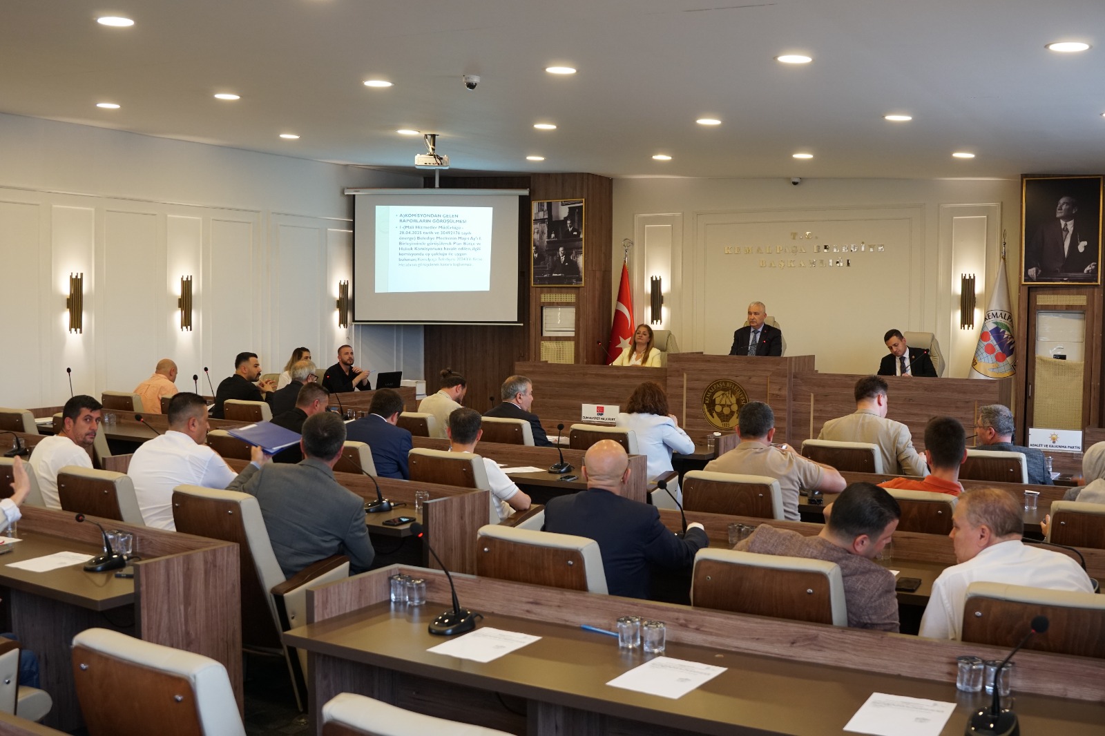 Başkan Tükmen Hizmet Için Kapıdan Kovun, Pencereden Yine Girerim