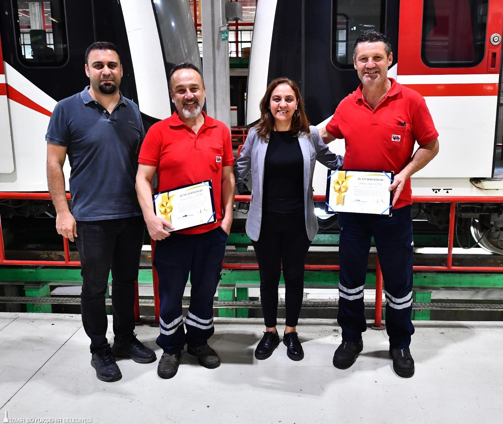 Ceyrek Asir Geride Kaldi Izmir Metronun Hizmet Gururu (2)