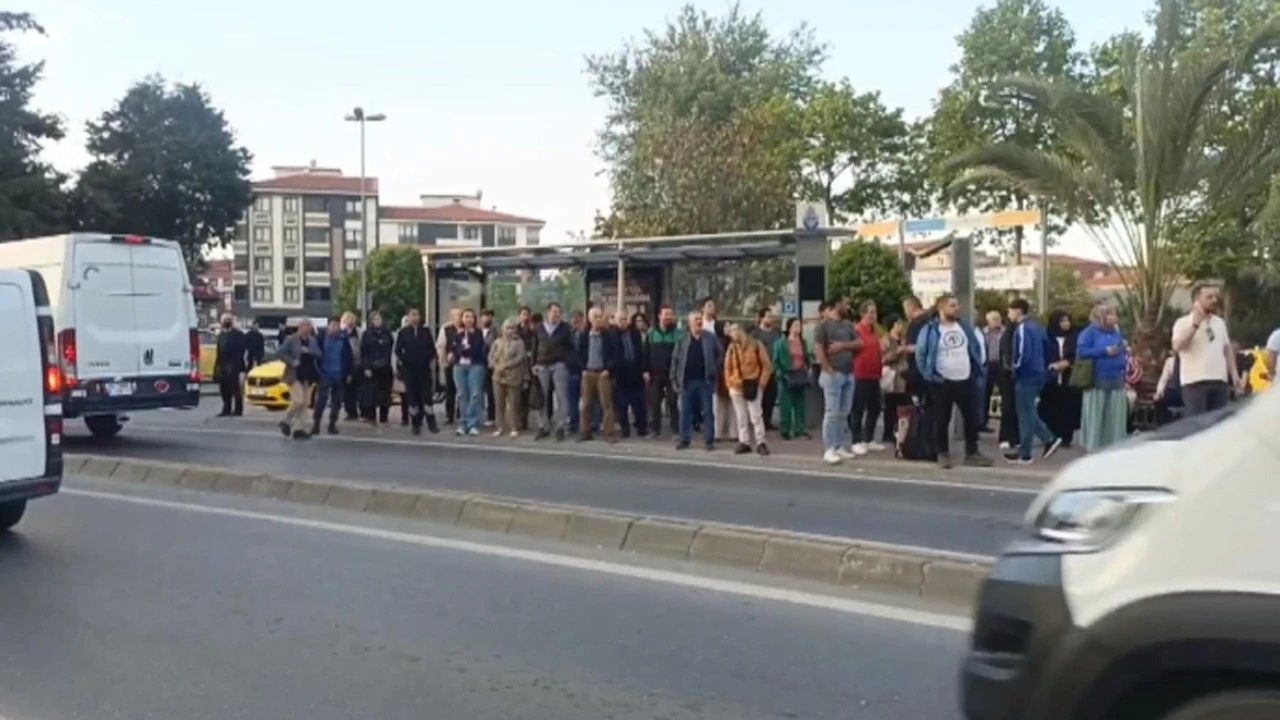 ibb-ozel-halk-otobus-kontak-kapatma-4-1