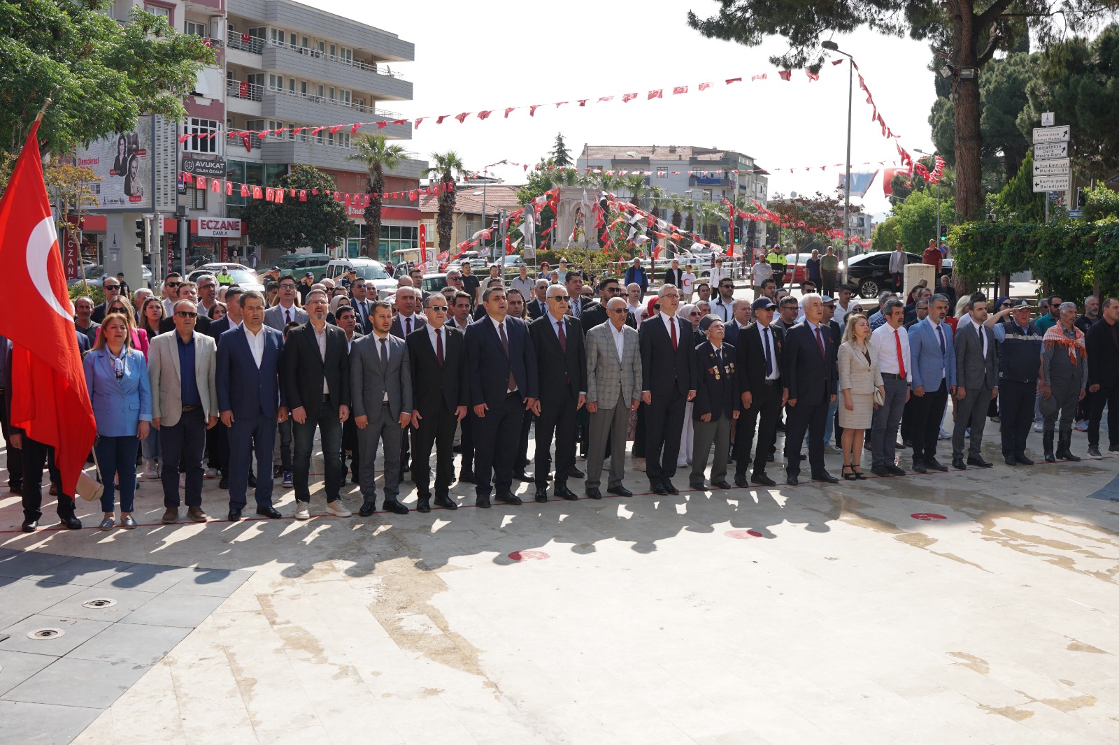 Kemalpasa Cumhuriyetin Izinde 19 Mayis Bayrami Coskuyla Kutlandi