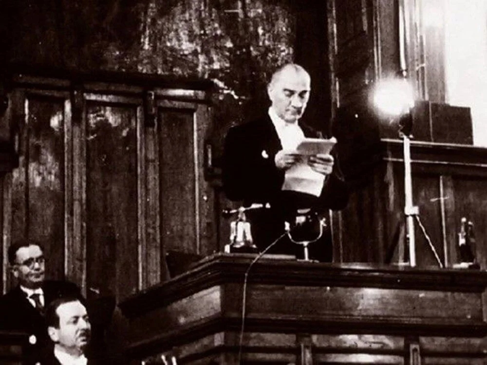 Kurtulusun Simgesi 19 Mayis Bayrami Kutlu Olsun (3)