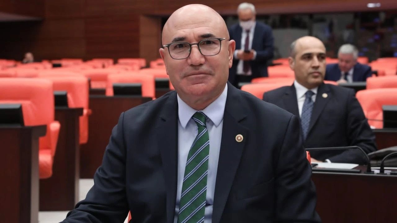 Karabağlar'da CHP'liler hedef gösterildi: Tanal İzmir Cumhuriyet Başsavcılığı'nı göreve çağırdı