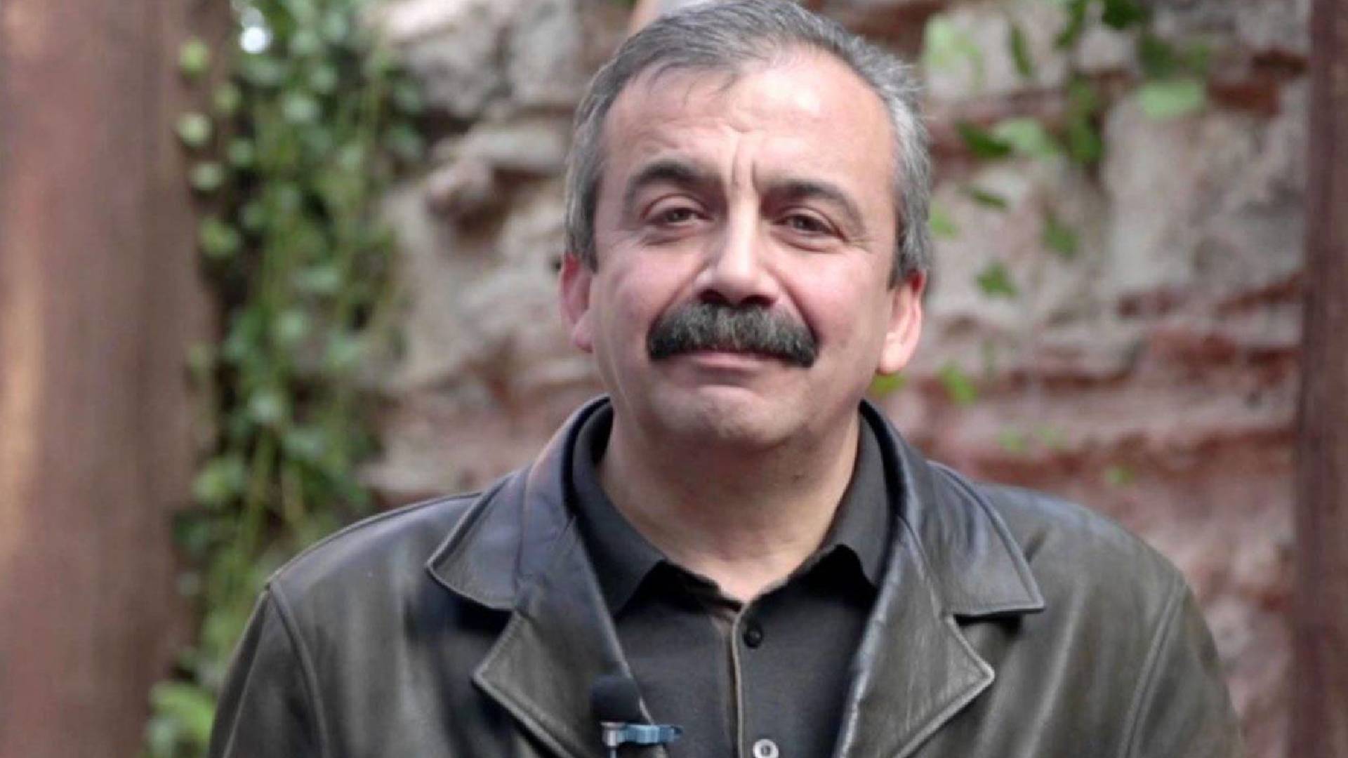 Sırrı Süreyya Önder Kimdir Hangi Partide Görev Aldı Hangi Filmlerde Oynadı Neden Öldü (2)