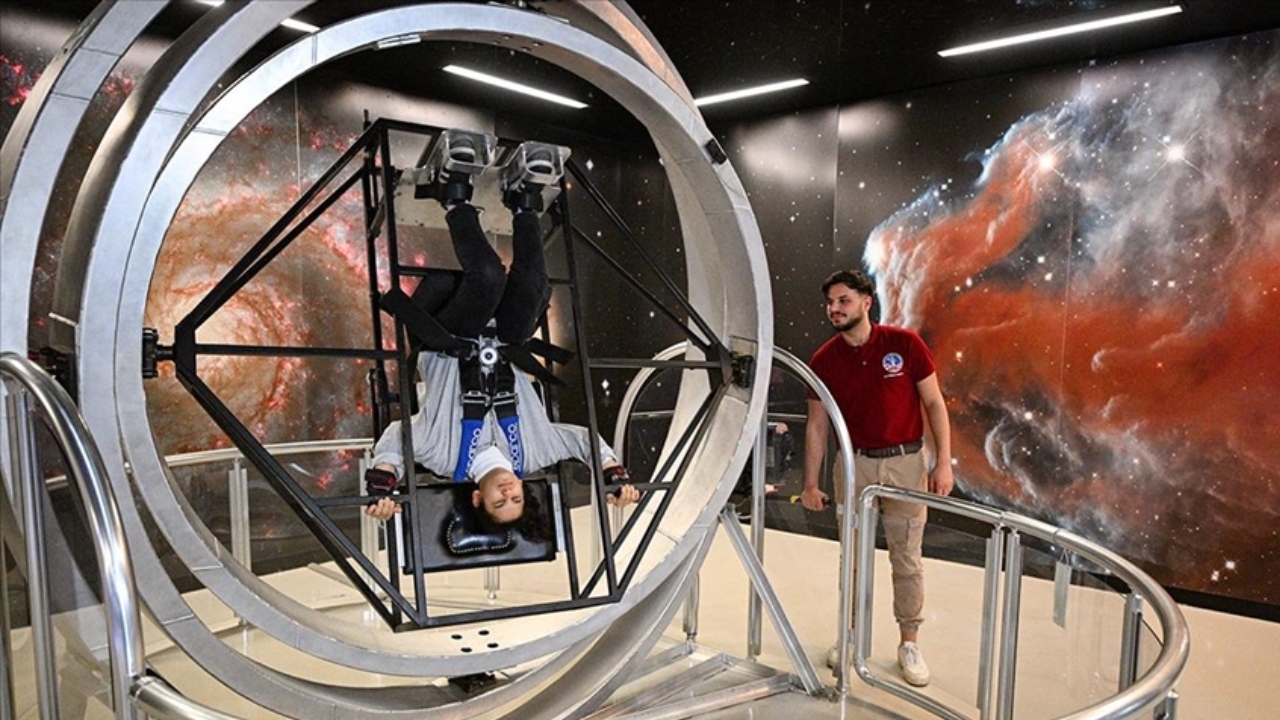 Yarıyıl tatilinde İzmir’de çocuklarla nereye gidilir? Doğadan bilime, uzaydan maceraya kadar 10 eğlenceli ve öğretici durakla çocuklarınızla unutulmaz bir tatil planlayabilirsiniz.