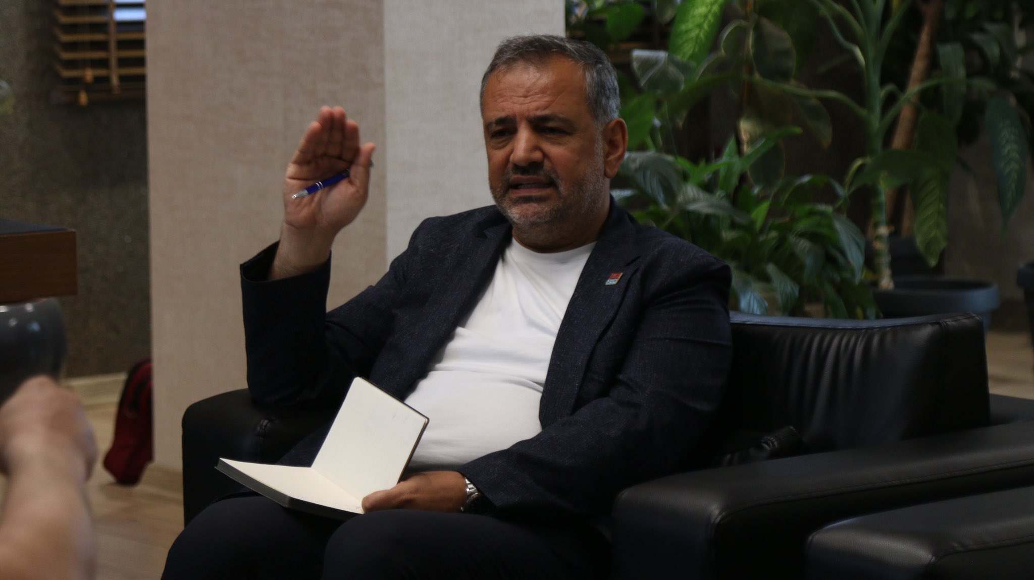 Baskan Tugayin Isci Cikarma Aciklamasinin Ardindan Sendikadan Chpye Ziyaret (2)