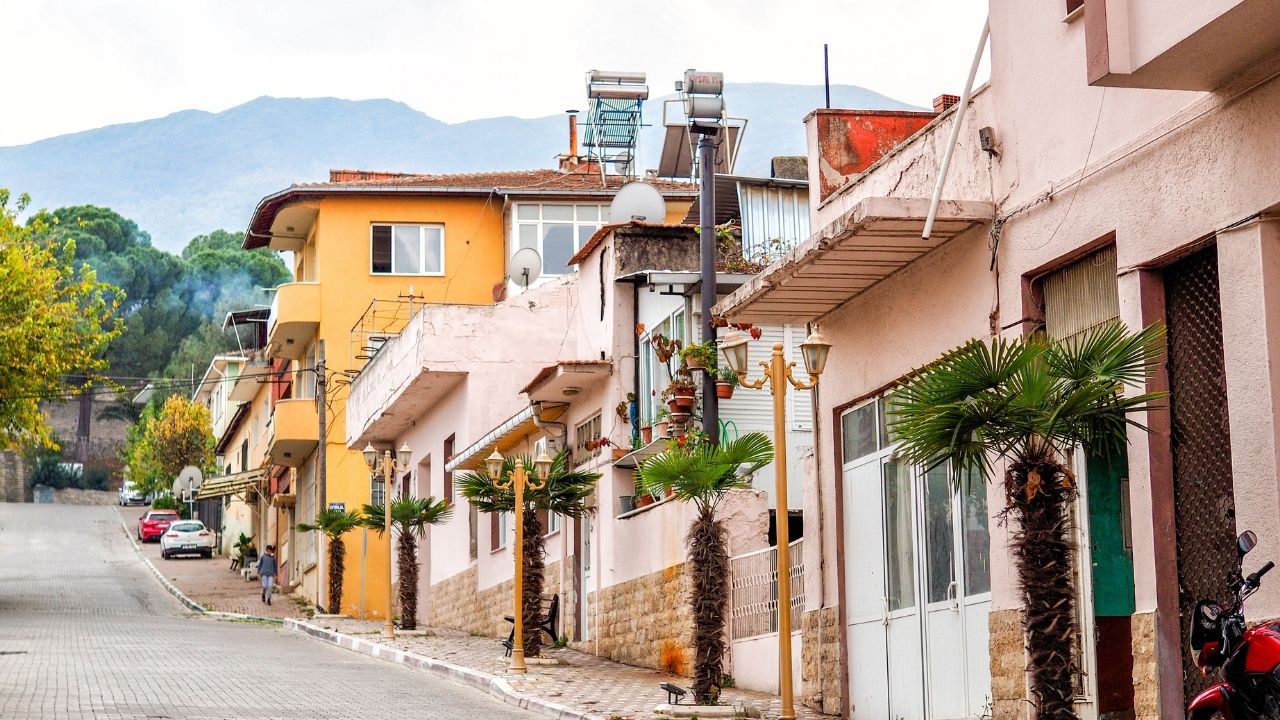 Bu isimler tesadüf değil: İşte İzmir'in ilçelerinin bilinmeyen hikayeleri...