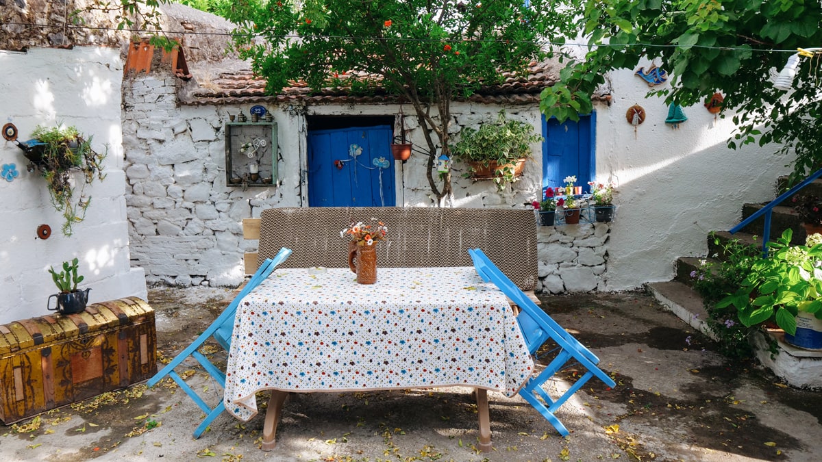 Cat Kapi Evi Barbaros Koyu Urla Izmir