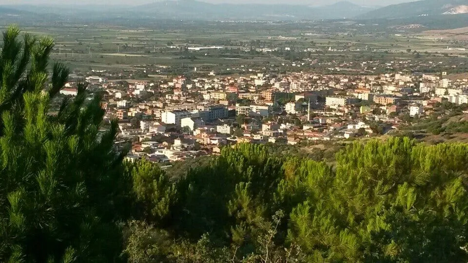 Essiz Panoramasiyla Yunt Daglari Bakircay Ovasi Ve Bergama Izmirde Besiktas Tepesini Gormeden D (6)