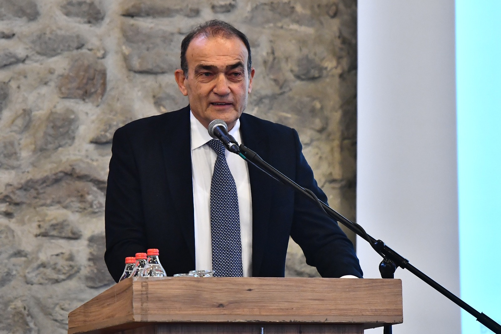 izmirde-isci-cikarma-tartismasi-tam-gaz-bu-kez-yildir-cevap-verdi