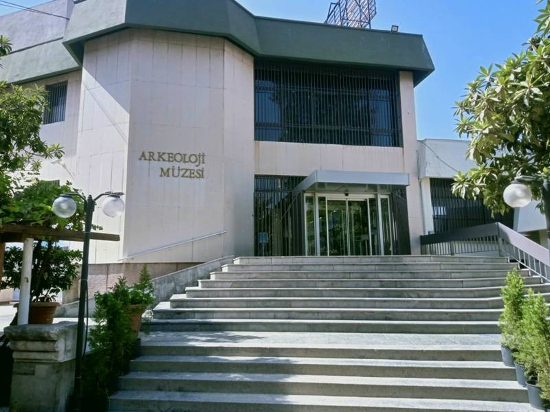 Izmirakelooji Müzesi