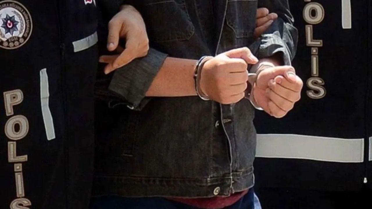Yaklaşık 10 yıldır aranıyordu: 30 yıl hapis cezası bulunan firari polisten kaçamadı!