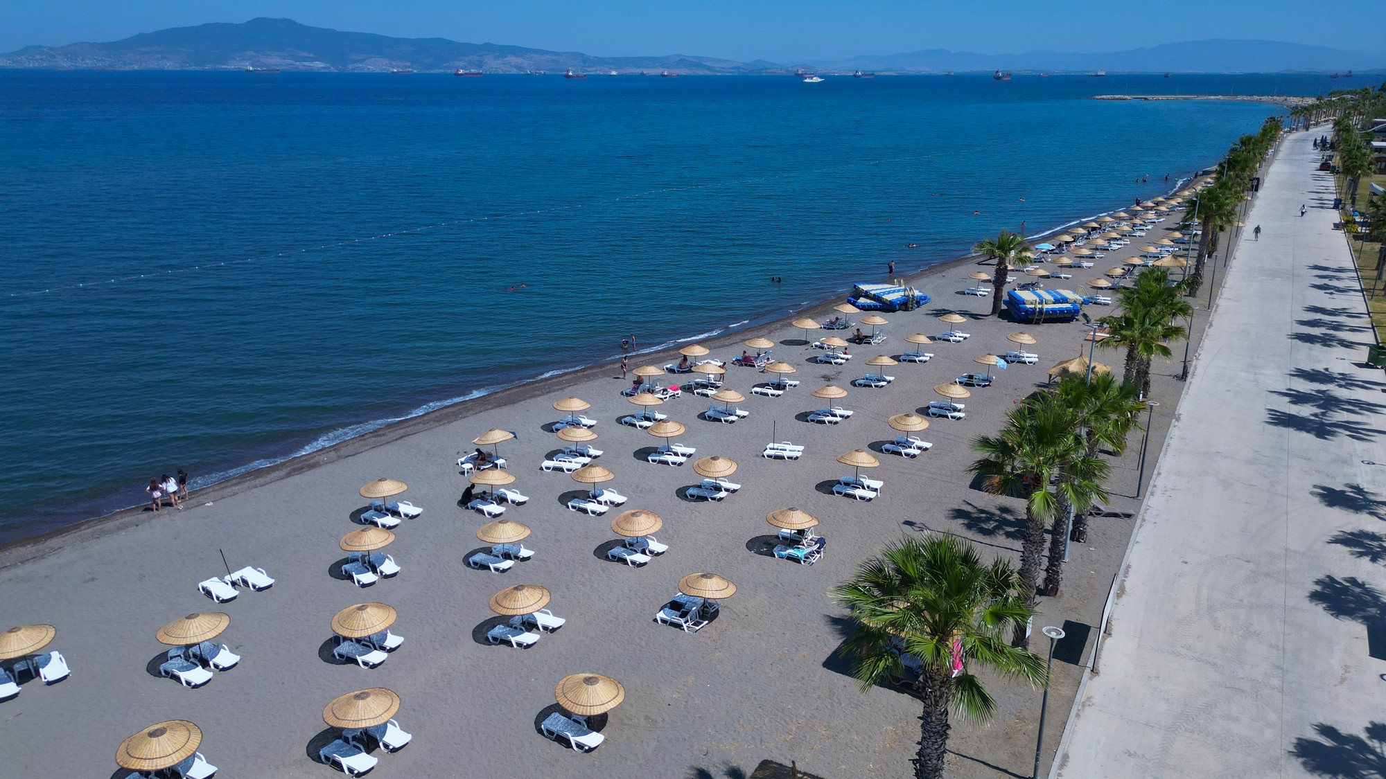 İzmir’de Mavi Bayrak Güvencesiyle Plaj 2025 Yaz Sezonunu Açtı  (2)