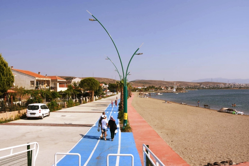 Izmirin Sanayi Ve Cezaeviyle Taninan Ilcesi Plajiyla Da Sasirtiyor (3)