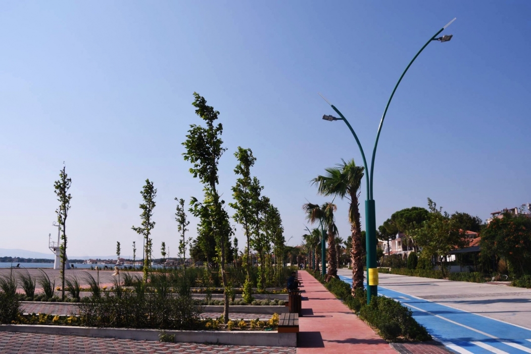 Izmirin Sanayi Ve Cezaeviyle Taninan Ilcesi Plajiyla Da Sasirtiyor (5)