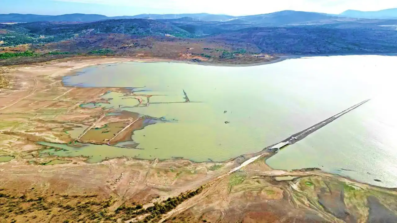 Çeşme susuzlukla karşı karşıya: Yasaklar başladı