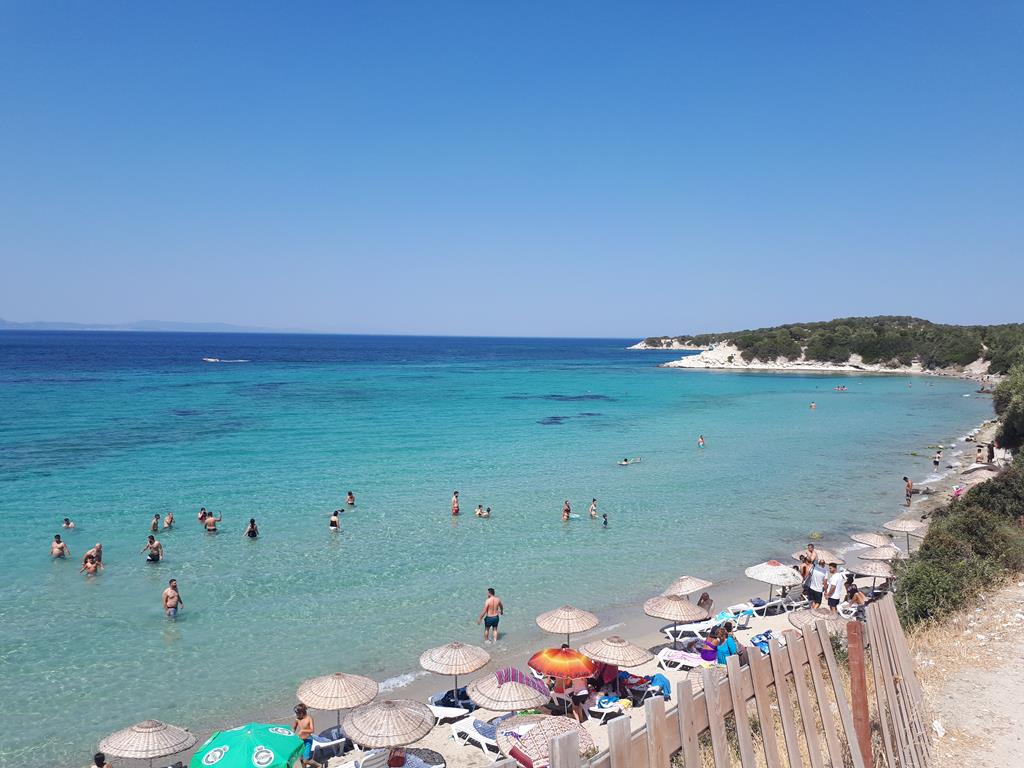 Ne Cesme Ne De Seferihisar Turkuazin En Saf Haliyle Bulustugu Zamanin Sanki Durdugu Sakli Bir K (2)