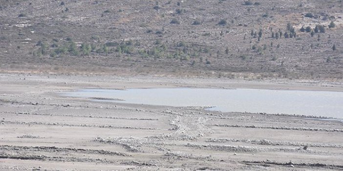 Cesmenin Birkac Gunluk Suyu Kaldi Chp Izmir Ve Milyonlarca Turist Cezalandiriliyor