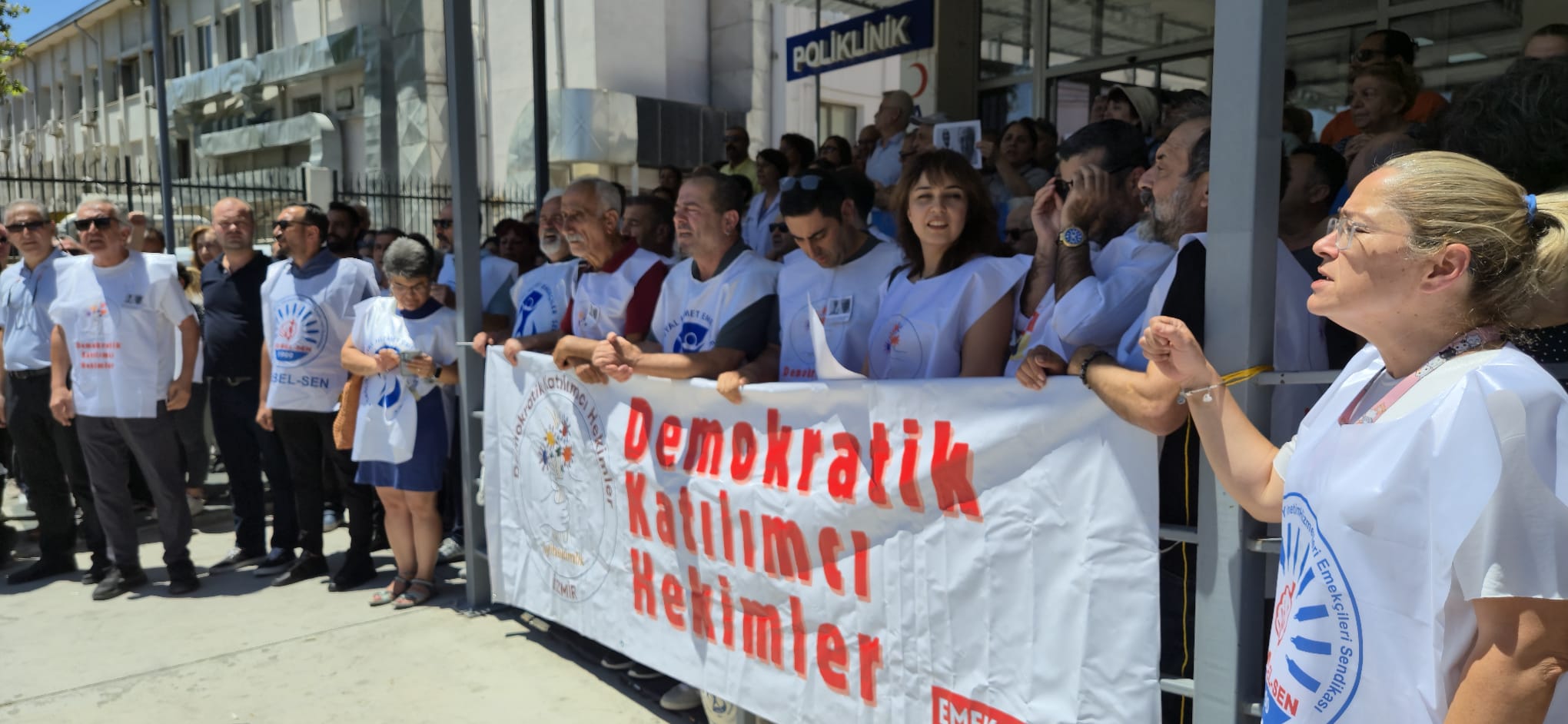 Izmir Operasyonunda Eski Bashekim De Gozaltina Alinmisti Meslektaslarindan Cagri (2)