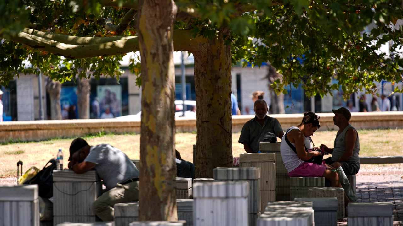 Basra Sıcaklığı İzmir’de Hayatı Zorlaştırdı