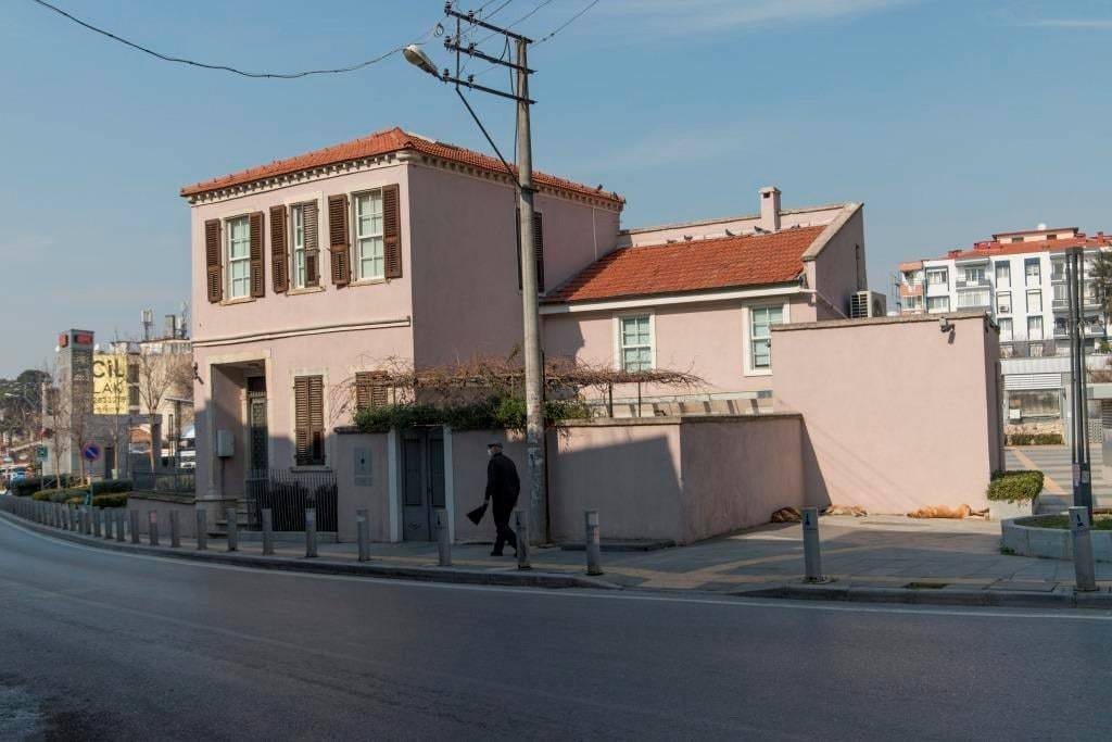 Izmirde Mutlaka Ziyaret Etmeniz Gereken Yer Tarihi Yakindan Yasatiyor