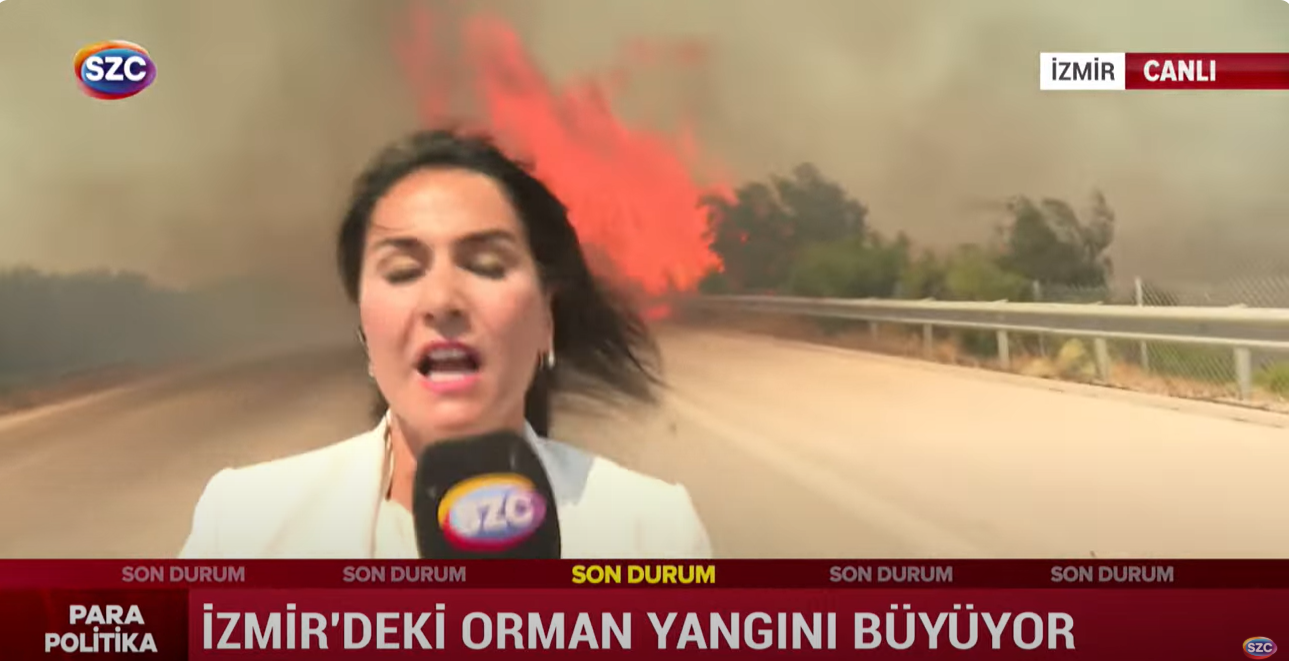 İzmir'in Çeşme, Ödemiş Ilçeleri Başta Olmak Üzere; Bursa'nın Mustafakemalpaşa Ve Kütahya'nın Gediz Ilçelerinde Yangınlar Devam Ediyor. Son Olarak İzmir Çeşme Otoyolu Yangın Nedeniyle Kapanırken Alevler Yolu Kapladı. Sözcü