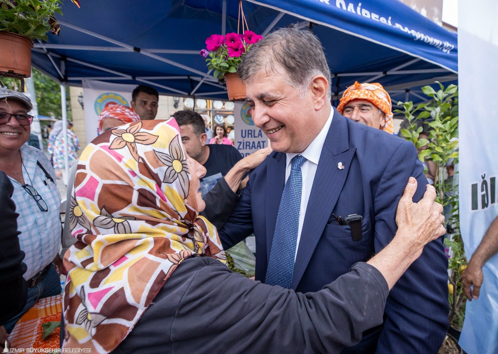 dar-gelirli-emekliye-destek-emekli-dayanisma-karti-izmirde-umut-oldu