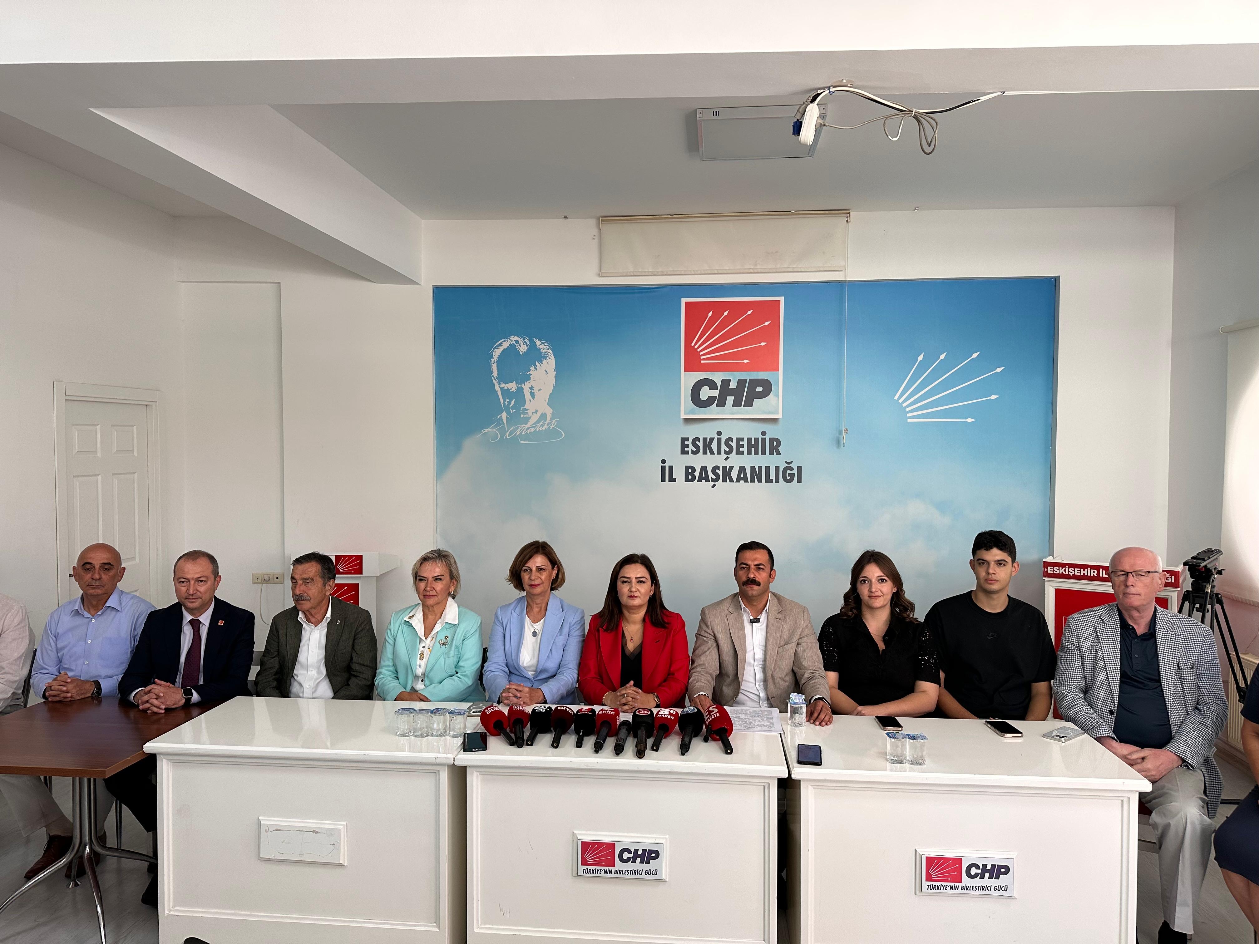Chpli Kilic Eskisehirde Konustu Iktidarin Karanligi Chpnin Aydinligina Yenilecek