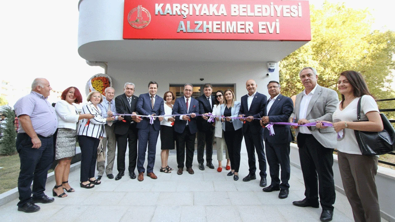 Izmir Buyuksehirden Mali Kriz Yasayan Belediyeye Satin Alma Destegi