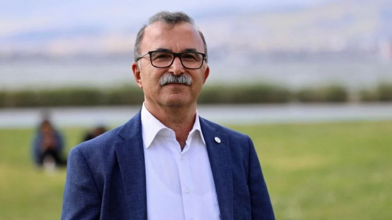 izmir-milletvekilinden-korfez-isyani-tasin-altina-elinizi-koyun