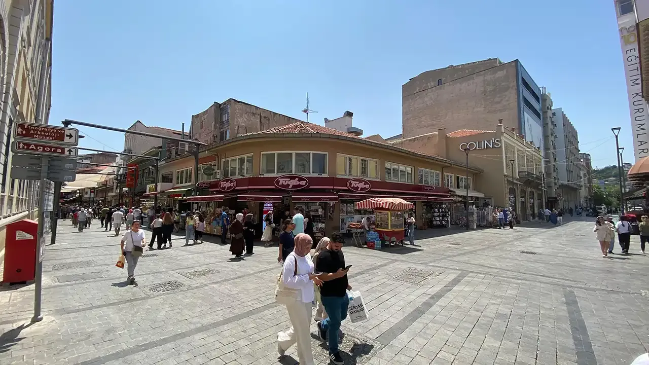 izmire-turistlerden-kotu-haber-dikkat-ceken-dusus