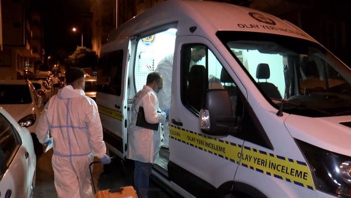 Oglunu Beladan Uzak Tutmaya Calisan Anne Hayatindan Oldu (2)