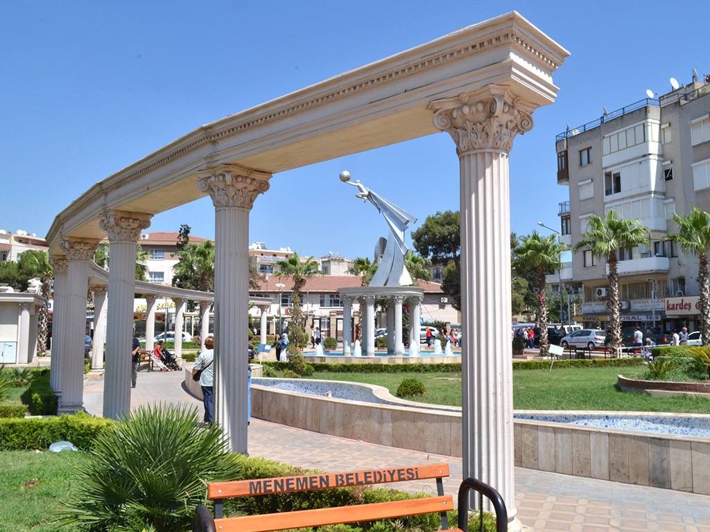 izmirde-cilek-ve-uzumuyle-un-saldi-binlerce-yillik-sanatiyla-da-cekim-merkezi-oldu-1