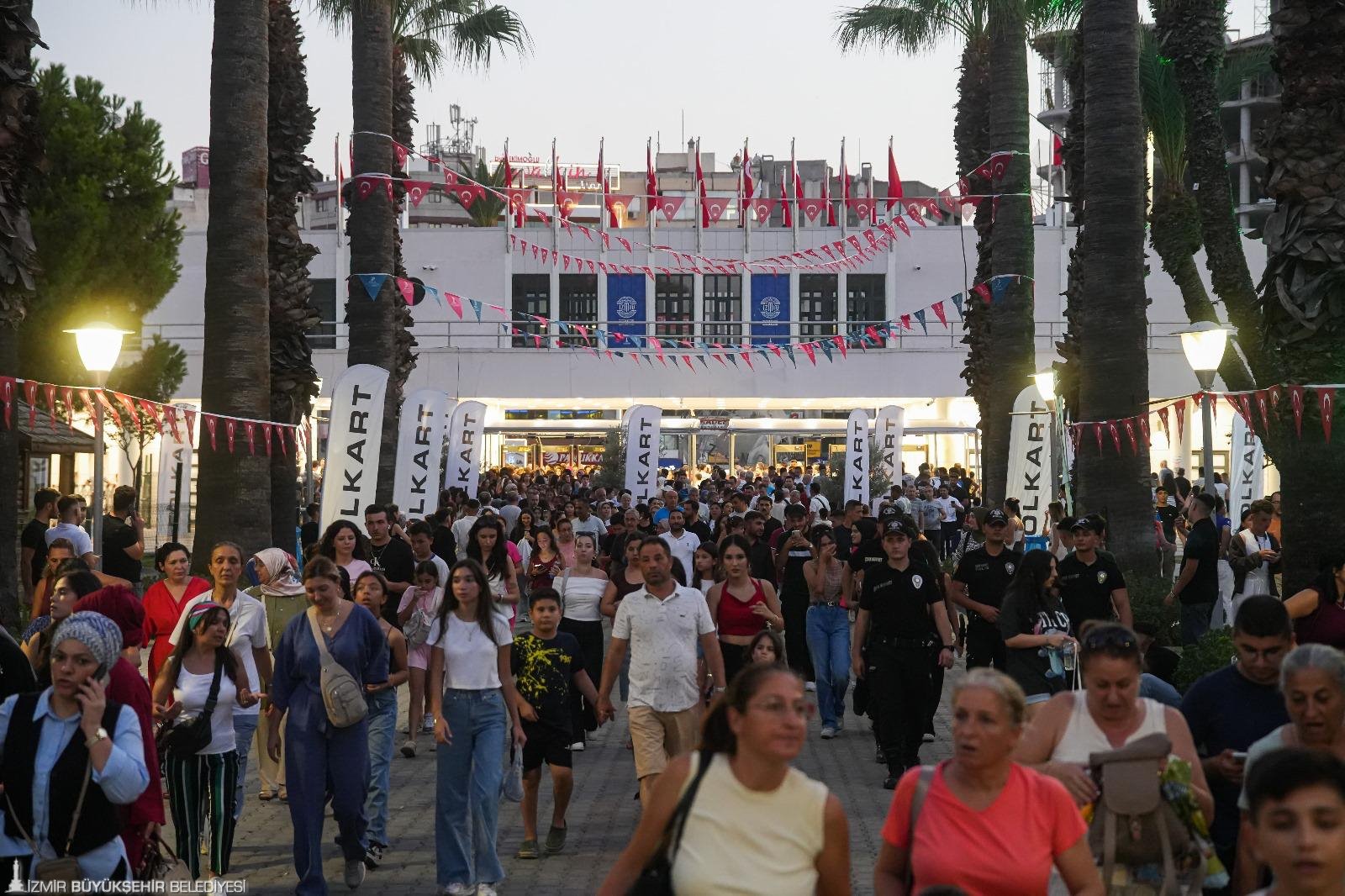 izmir-buyuksehirden-hafta-sonu-raporu-eifye-kac-kisi-katildi