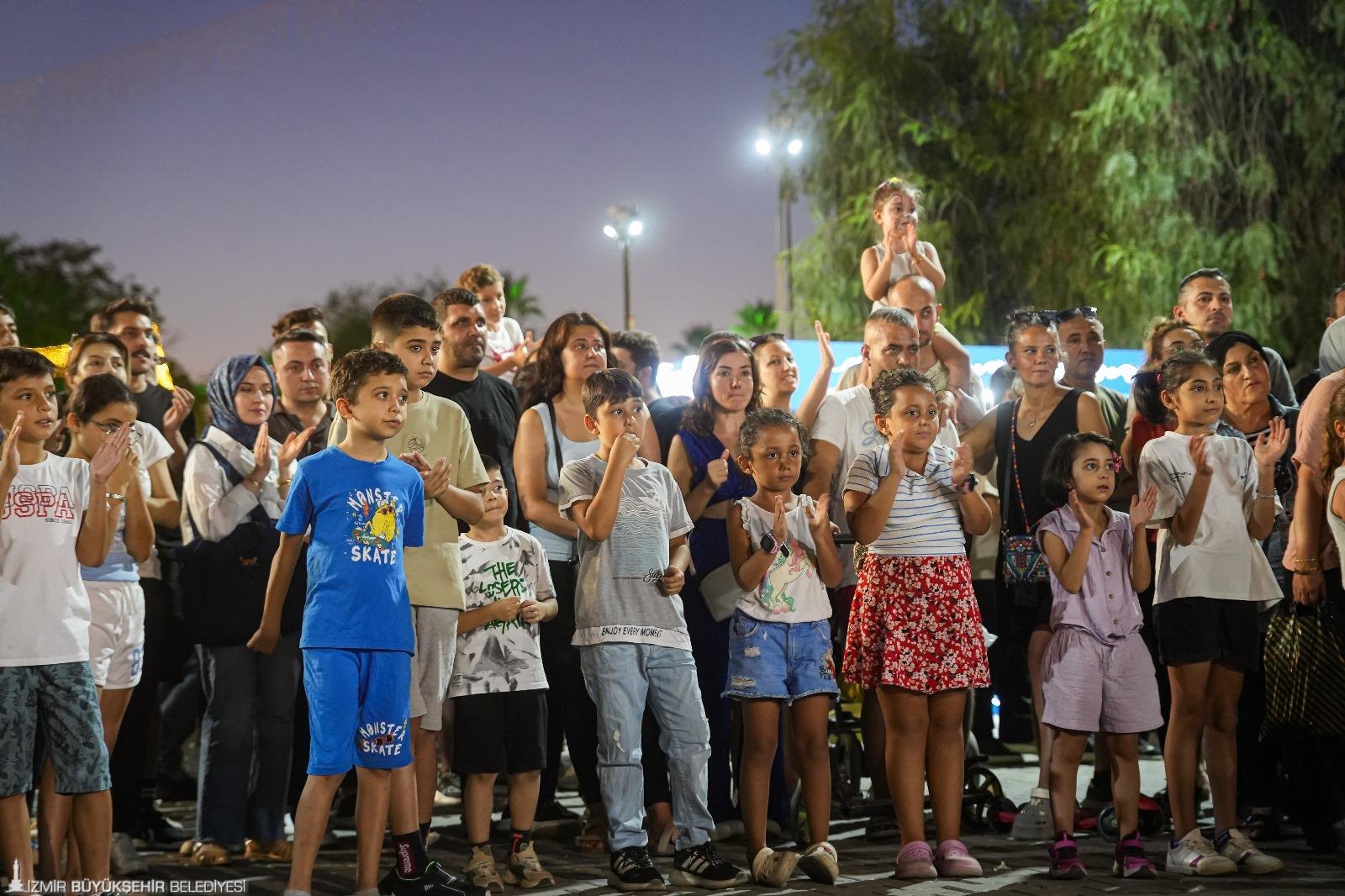 izmir-buyuksehirden-hafta-sonu-raporu-eifye-kac-kisi-katildi