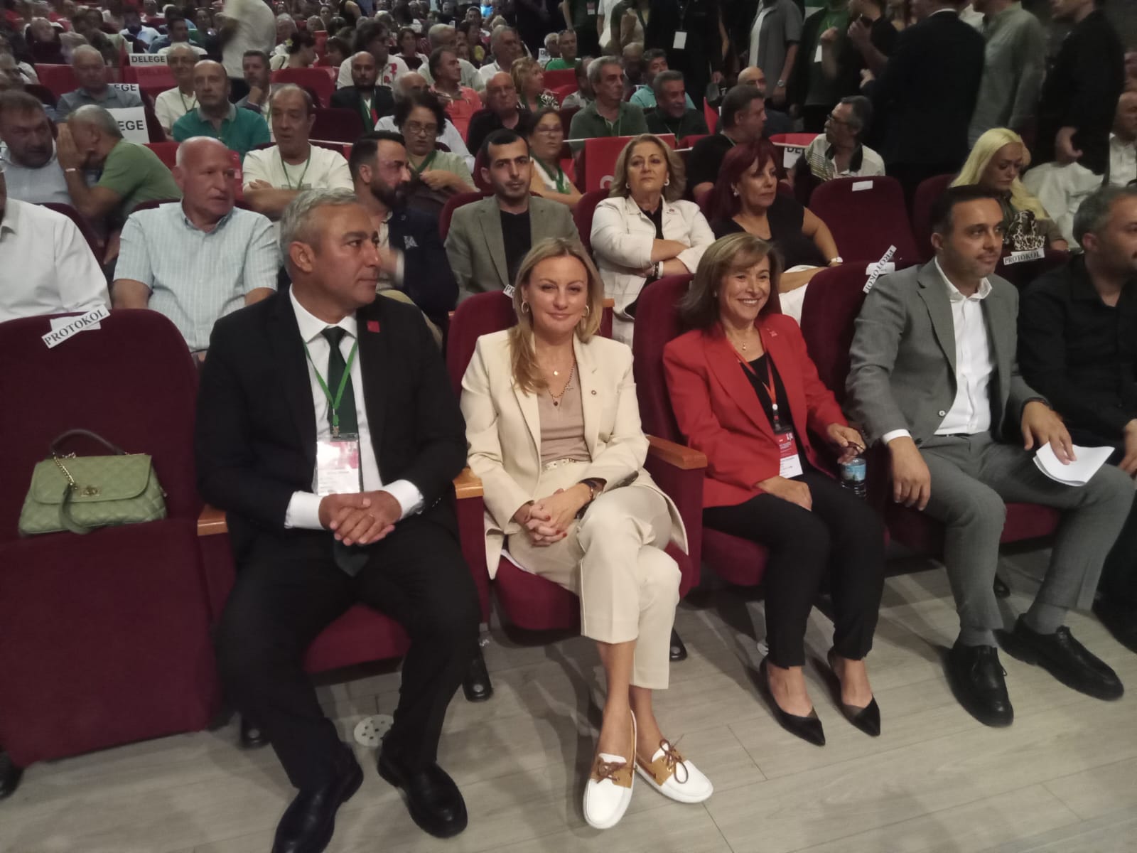 chp-karsiyakada-iki-adayli-yaris-guclu-ve-han-karsi-karsiya