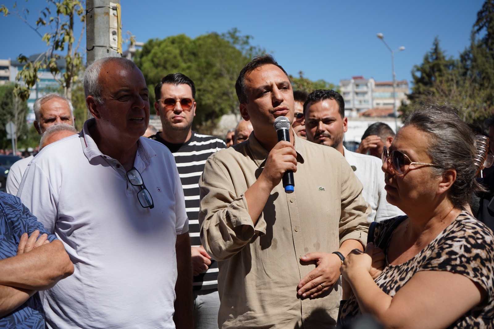 chp-bornova-tek-yurek-yargi-kararlarina-sert-tepki