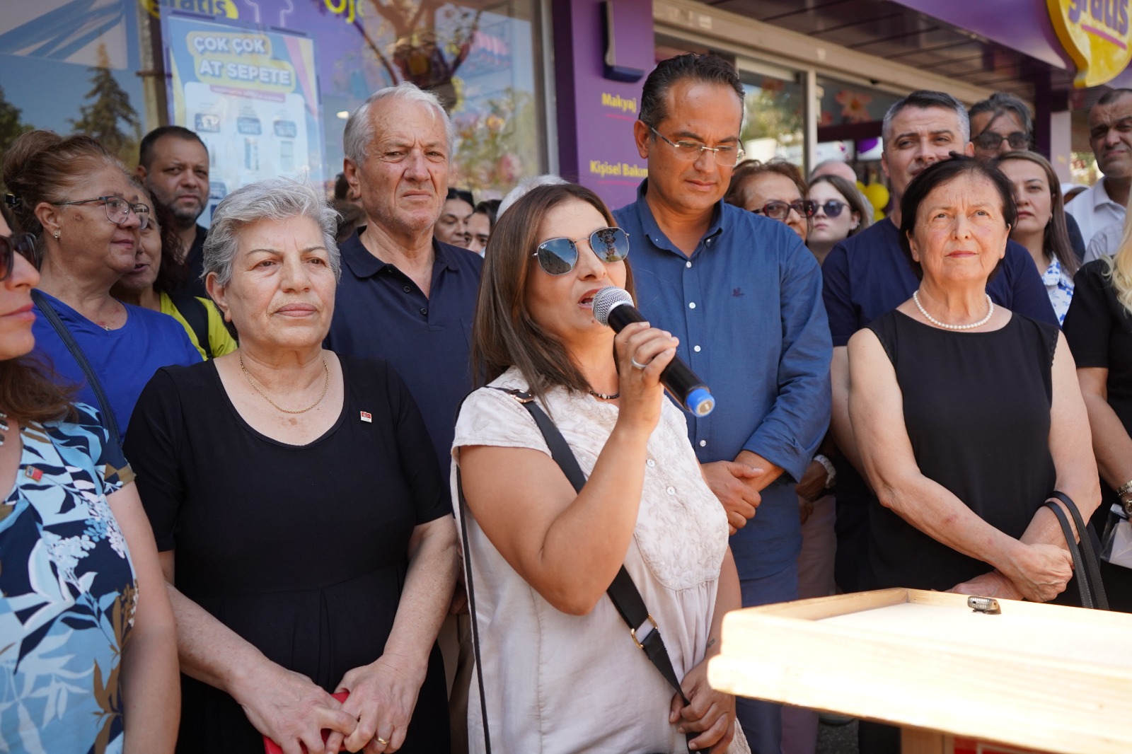 chp-bornova-tek-yurek-yargi-kararlarina-sert-tepki