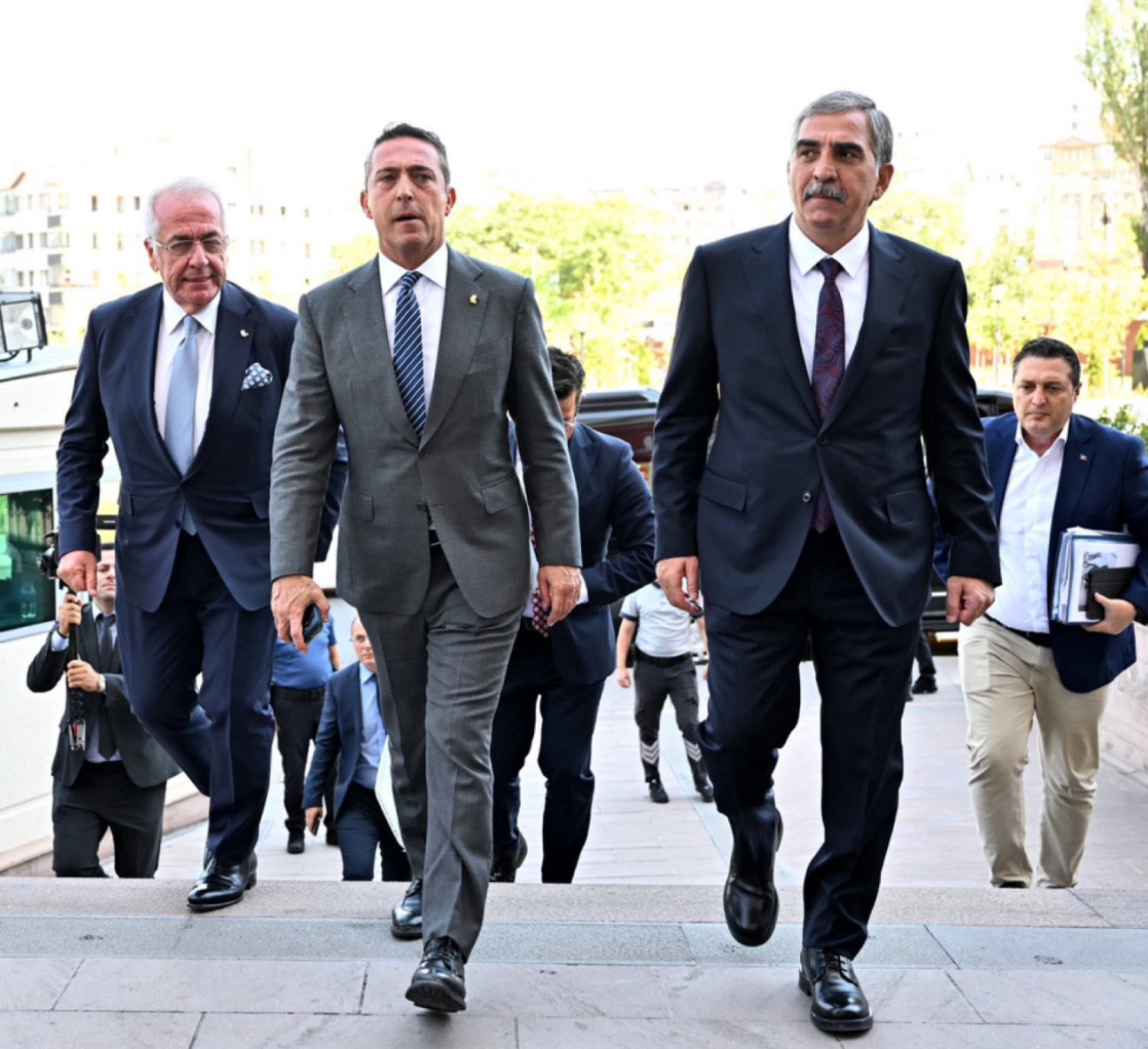 mhpden-secimler-oncesi-ali-koca-tam-destek