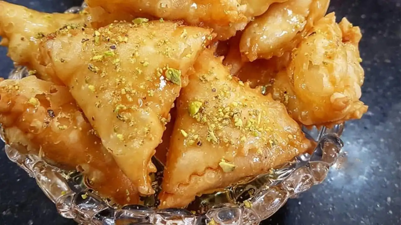 İzmir mutfağının efsane lezzeti Samsades nasıl yapılır?