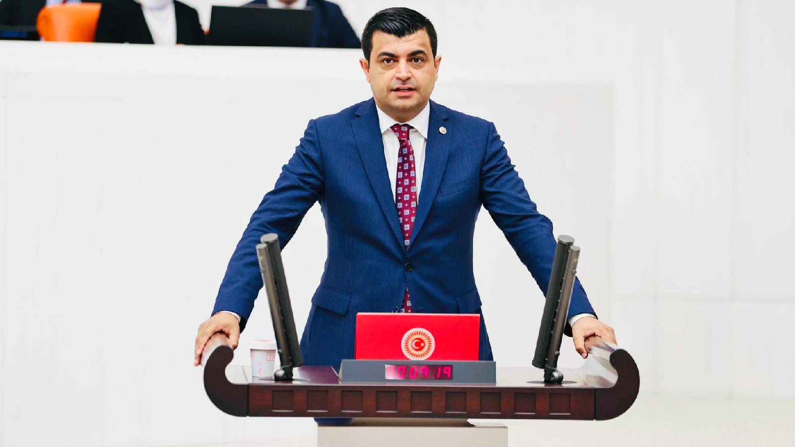 hayat-pahaliligi-universiteden-kopariyor-kyk-bursu-en-az-6-bin-tl-olmali