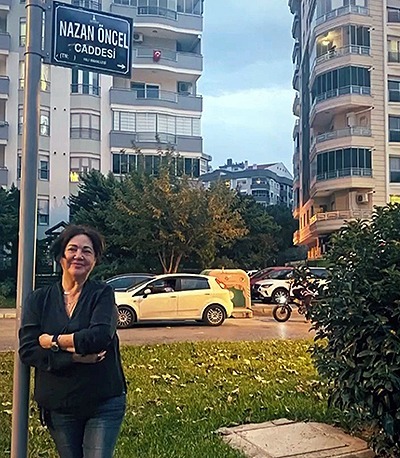 izmirli-sanatci-19-yil-sonra-cabbarla-bulustu
