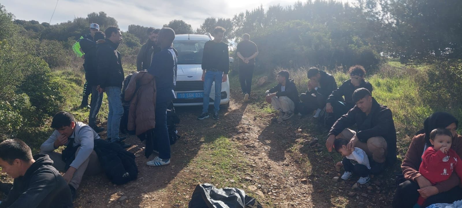 izmirde-gocmen-operasyonu-28-duzensiz-gocmen-kurtarildi