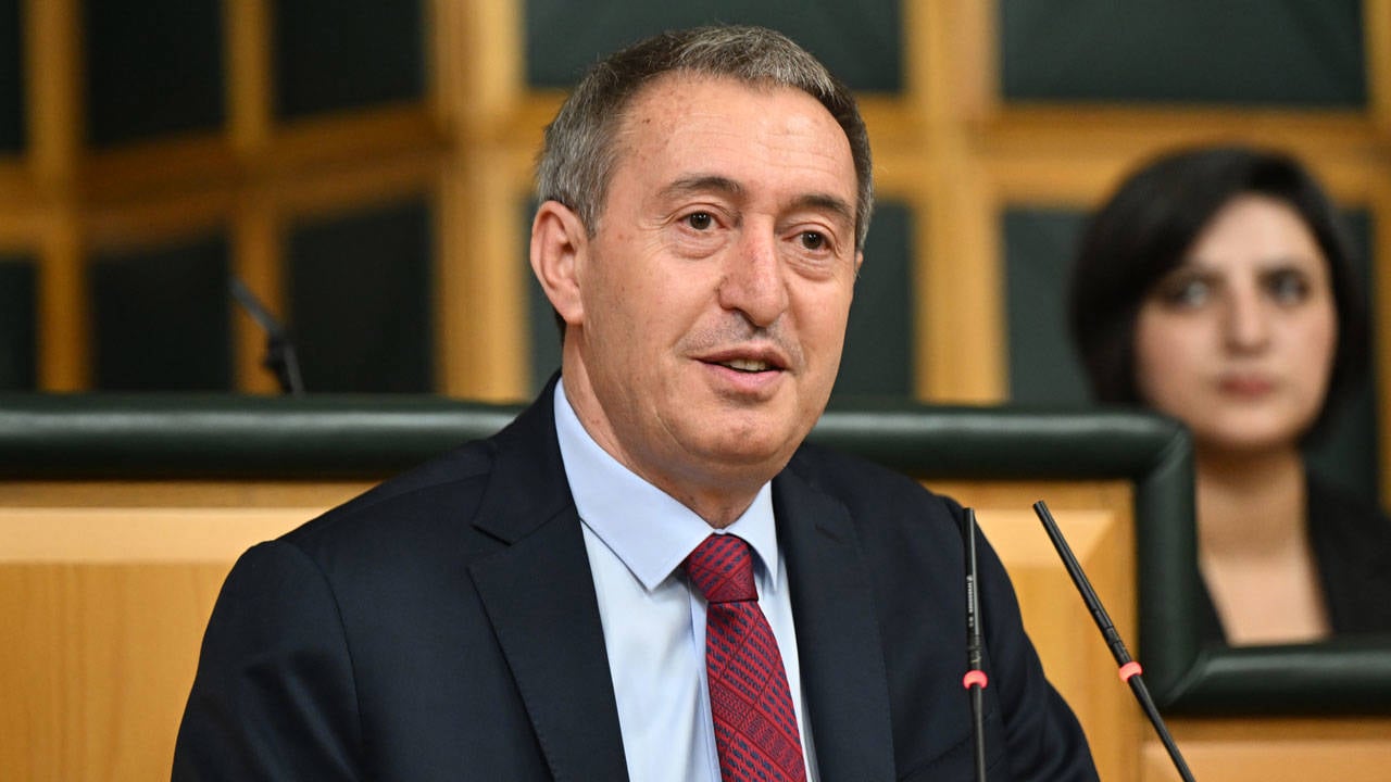 bakirhandan-fotograf-elestirilerine-yanit-cok-buyuk-anlam-yuklememek-gerekiyor