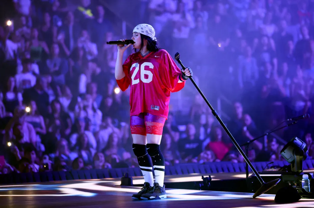 Best Nike Gifts Billie Eilish Live 2024 Canada Billboard 1548