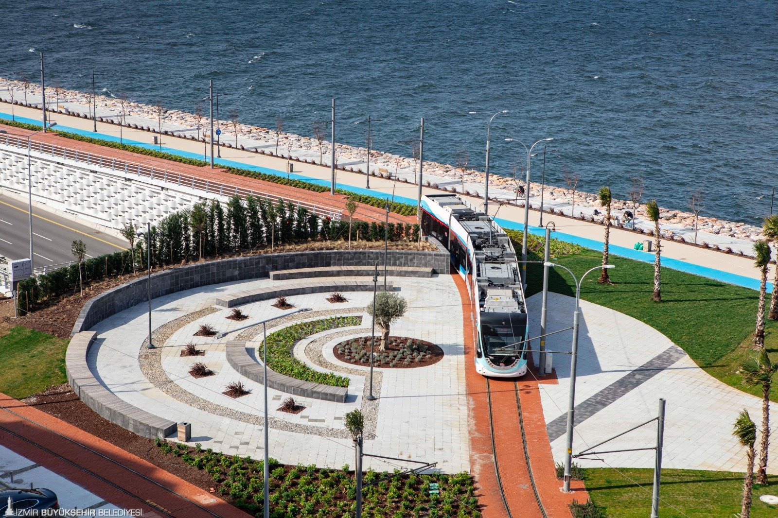 eshot-izulas-izdeniz-metro-ve-tramvay-izmirde-ulasima-indirim