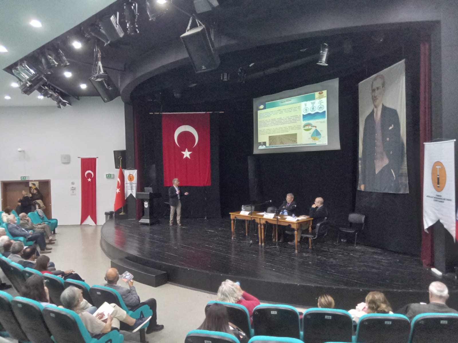izmirde-uzmanlardan-su-krizi-cozumune-yuzey-depolama-onerisi