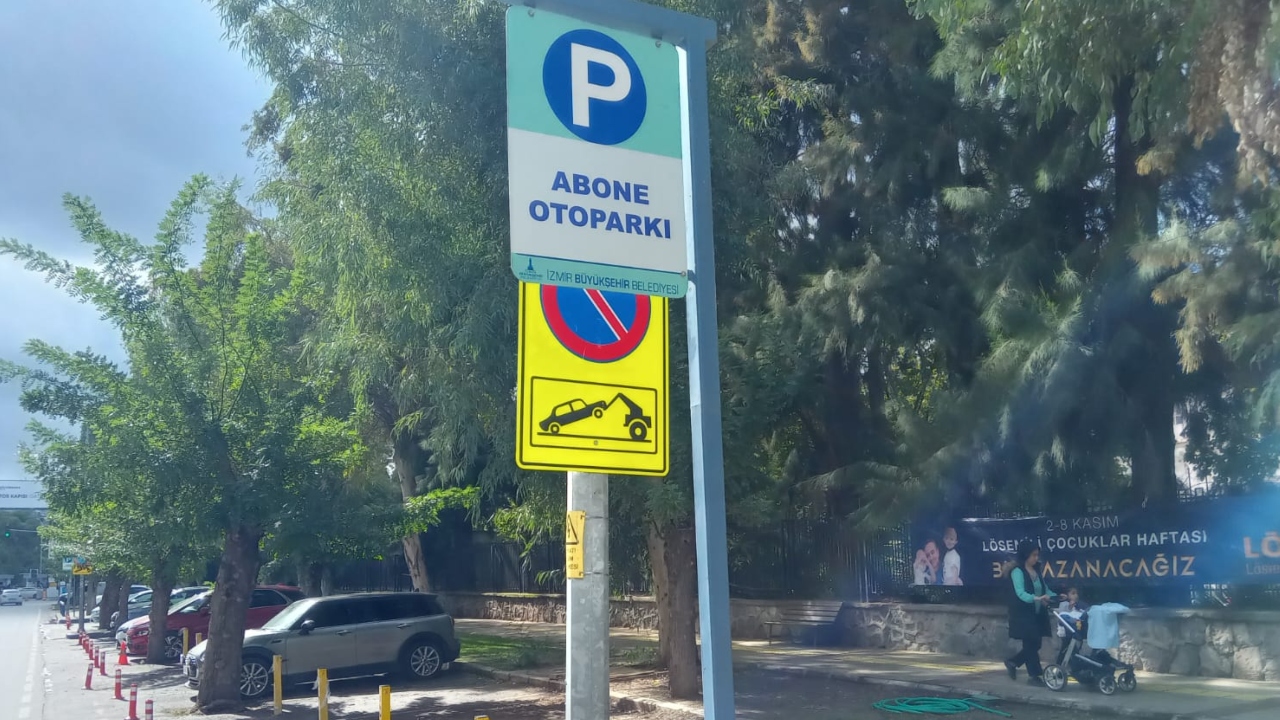 izmirde-abonelik-sistemi-geldi-otoparklar-gunduz-saatlerinde-bos-kaldi